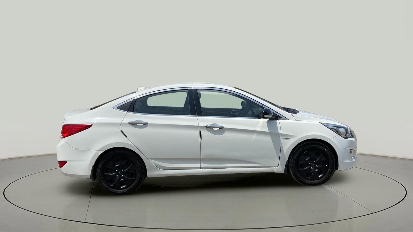 2017 Hyundai Verna 1.6 VTVT S, CNG, Manual, 65,397 km, Right Side View