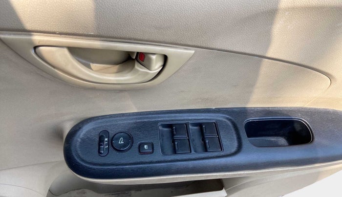 2014 Honda Amaze 1.2L I-VTEC S, Petrol, Manual, 74,112 km, Driver Side Door Panels Control