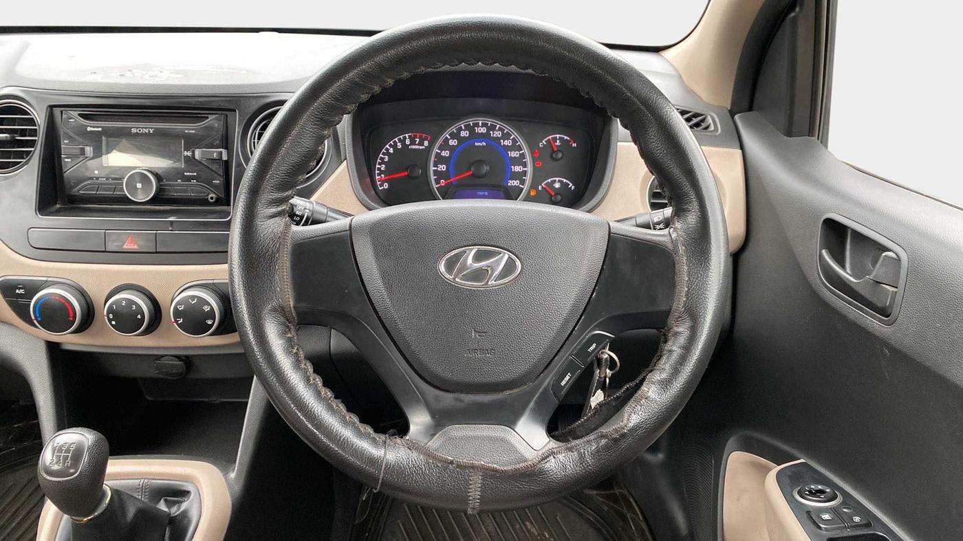 2017 Hyundai Grand i10 MAGNA 1.2 KAPPA VTVT, Petrol, Manual, 28,991 km, Steering Wheel Close Up