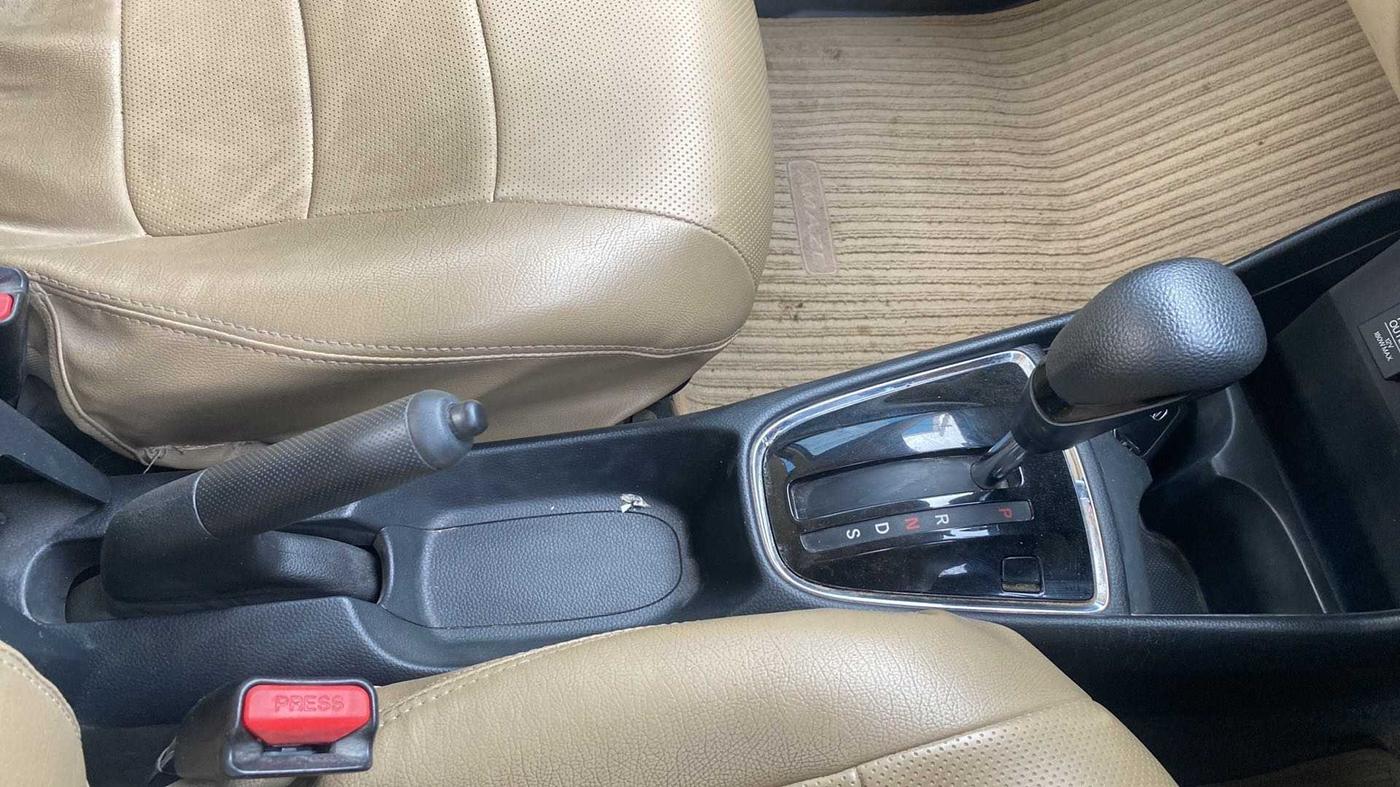 2019 Honda Amaze 1.2L I-VTEC VX CVT, Petrol, Automatic, 40,941 km, Gear Lever
