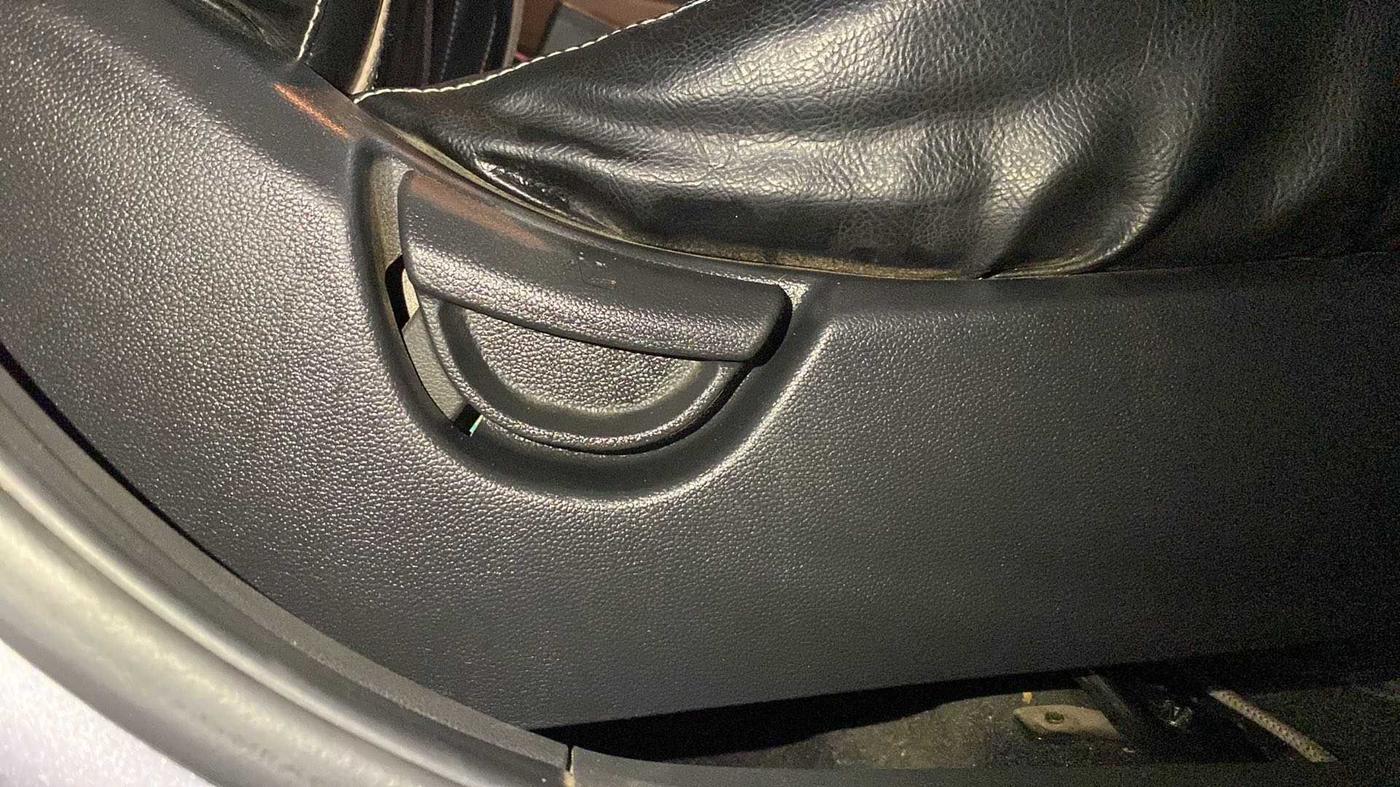 2018 Hyundai Grand i10 SPORTZ AT 1.2 KAPPA VTVT, Petrol, Automatic, 24,398 km, Driver Side Adjustment Panel