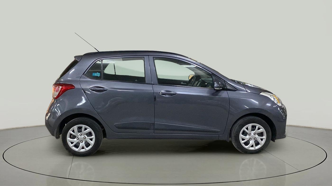 2017 Hyundai Grand i10 SPORTZ (O) 1.2 KAPPA VTVT, Petrol, Manual, 34,757 km, Right Side View