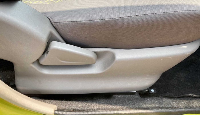 2016 Datsun Redi Go S, Petrol, Manual, 7,149 km, Driver Side Adjustment Panel