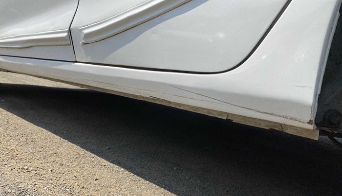 2017 Honda Jazz 1.2L I-VTEC SV, Petrol, Manual, 73,507 km, Left running board - Minor scratches