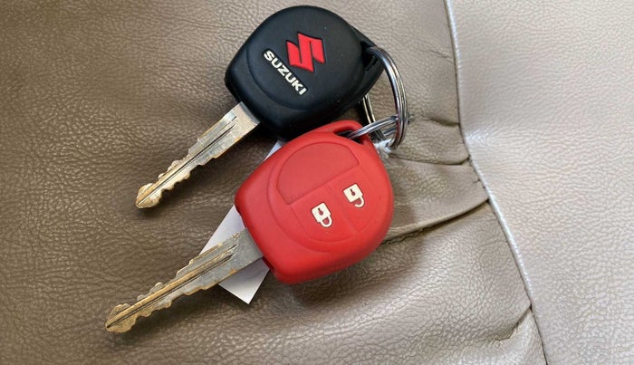 2013 Maruti Swift VXI, Petrol, Manual, 56,379 km, Key Close Up