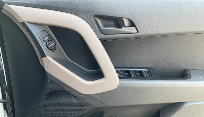 2018 Hyundai Creta E PLUS 1.6 PETROL, Petrol, Manual, 67,271 km, Driver Side Door Panels Control