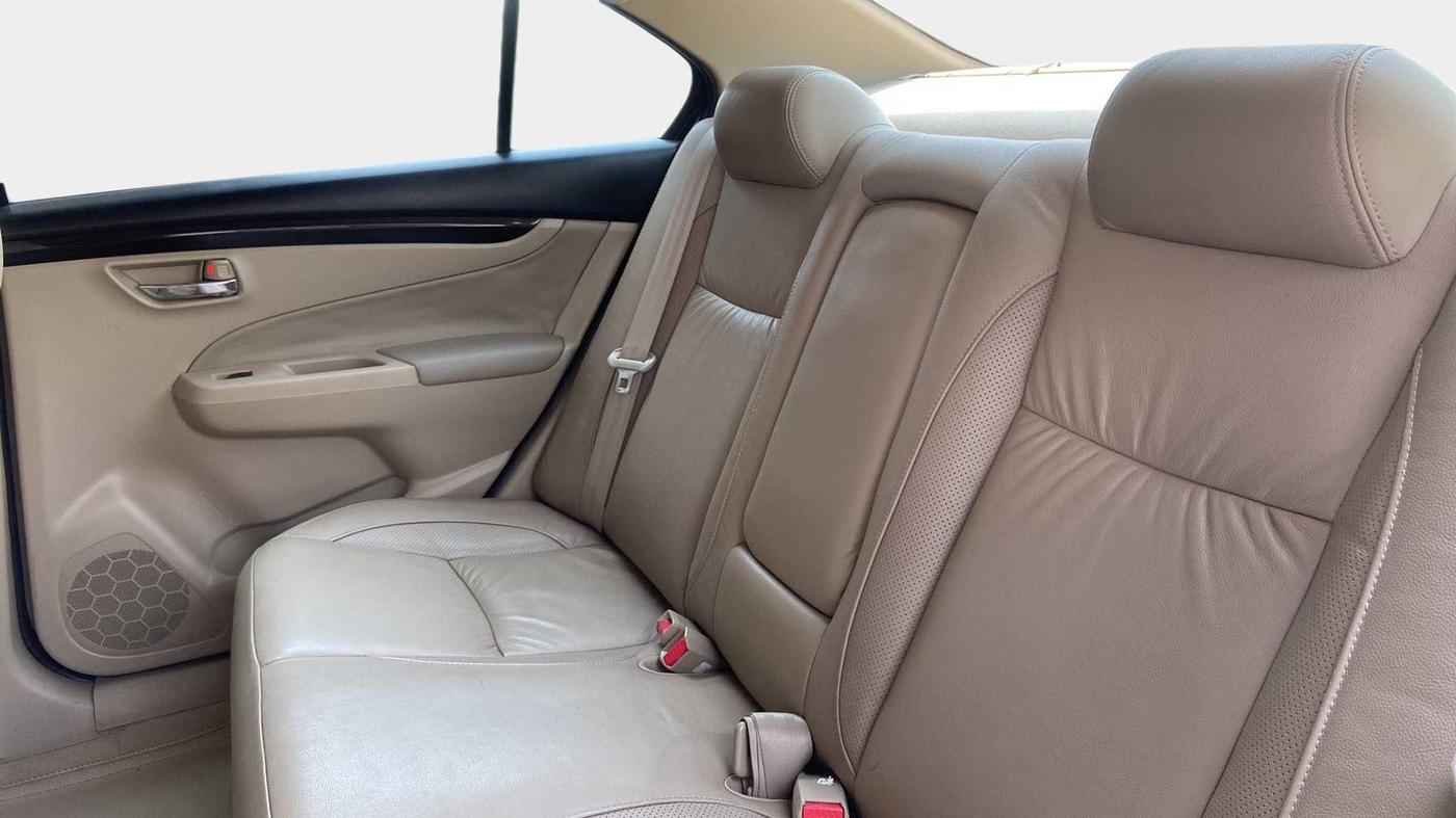 2015 Maruti Ciaz ZXI+, Petrol, Manual, 71,048 km, Right Side Rear Door Cabin