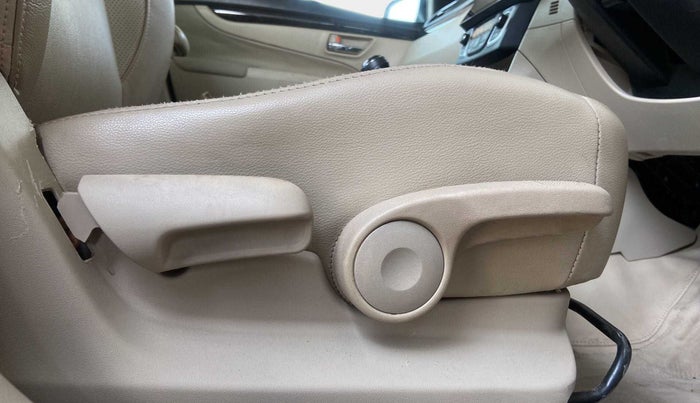 2015 Maruti Ciaz ZXI+, Petrol, Manual, 71,048 km, Driver Side Adjustment Panel