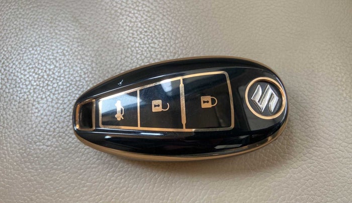 2015 Maruti Ciaz ZXI+, Petrol, Manual, 71,048 km, Key Close Up