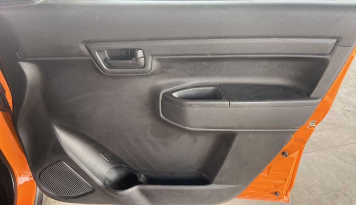 2020 Maruti S PRESSO VXI (O), Petrol, Manual, 56,904 km, Driver Side Door Panels Control