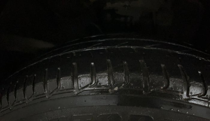 2019 Hyundai Elite i20 MAGNA PLUS 1.2, Petrol, Manual, 80,799 km, Right Front Tyre Tread