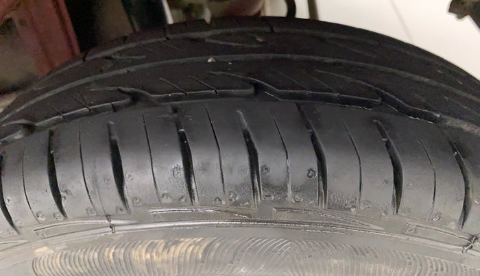 2013 Maruti Alto 800 LXI, Petrol, Manual, 77,707 km, Left Rear Tyre Tread
