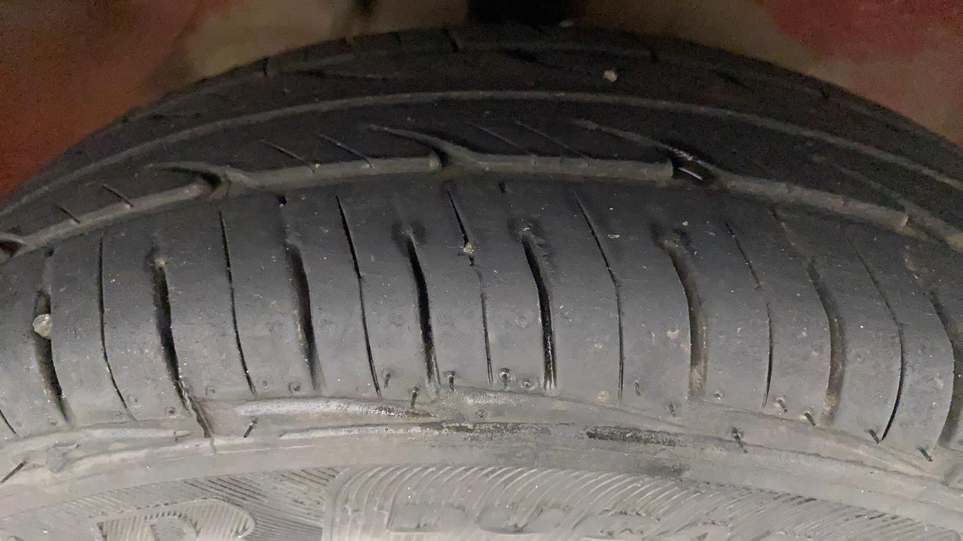 2013 Maruti Alto 800 LXI, Petrol, Manual, 77,707 km, Right Front Tyre Tread