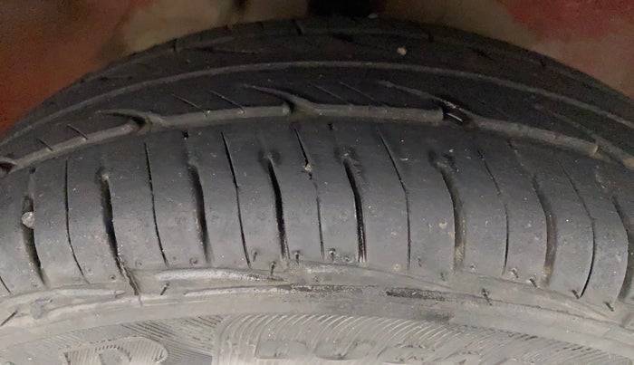 2013 Maruti Alto 800 LXI, Petrol, Manual, 77,707 km, Right Front Tyre Tread