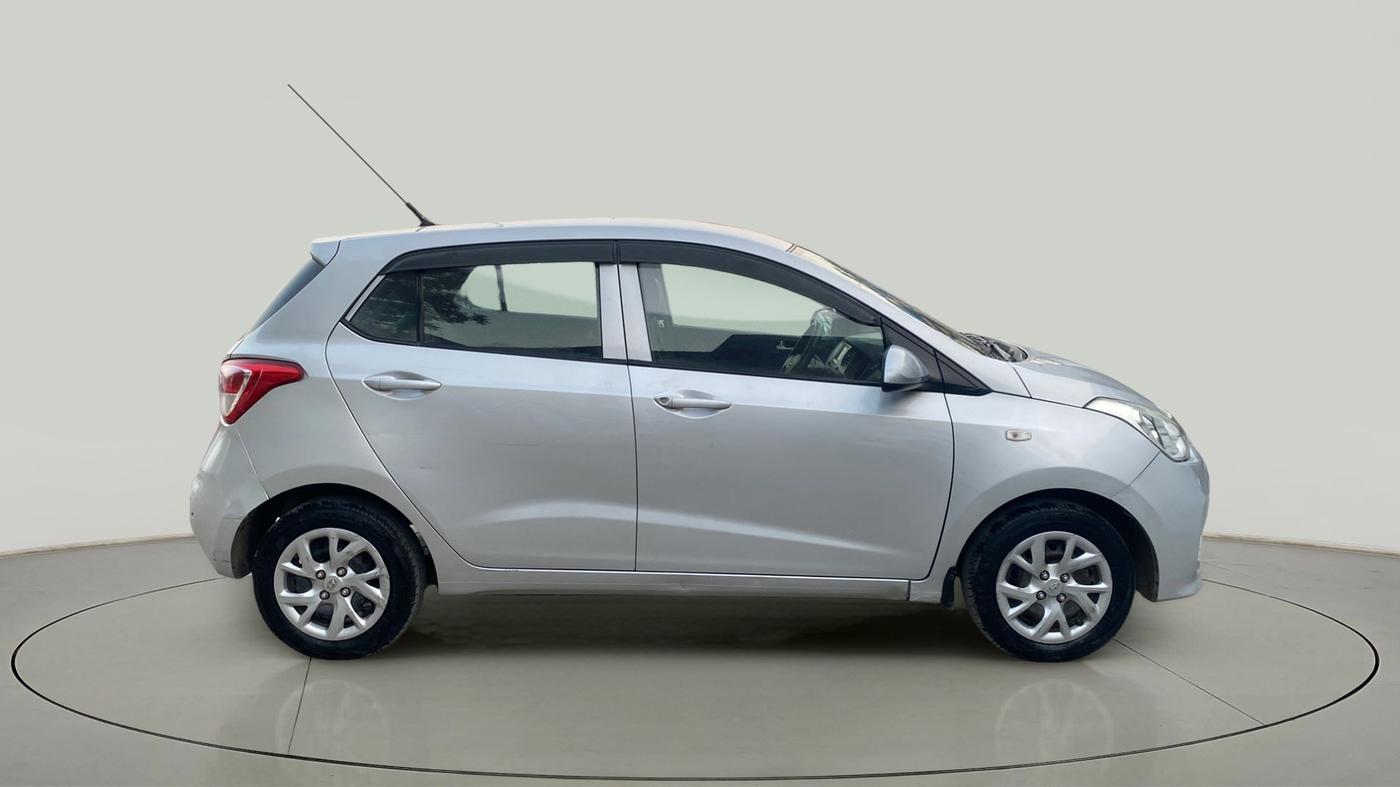2017 Hyundai Grand i10 SPORTZ 1.2 KAPPA VTVT, Petrol, Manual, 71,626 km, Right Side View