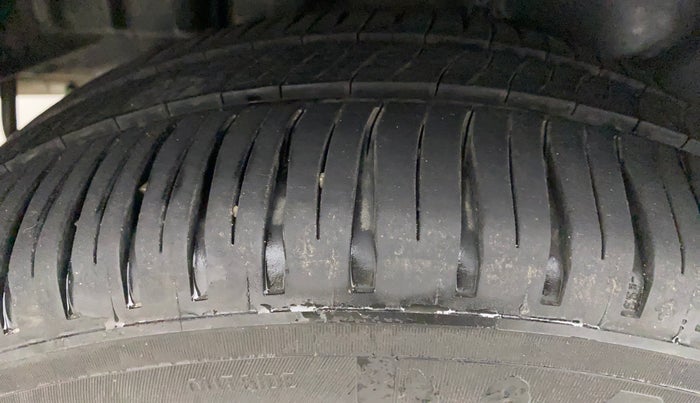 2016 Maruti Swift Dzire VXI (O), Petrol, Manual, 75,372 km, Right Rear Tyre Tread
