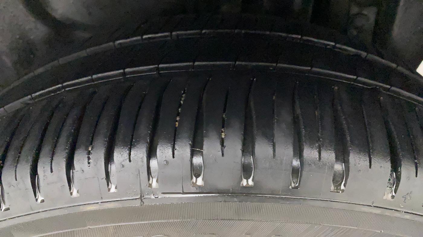 2016 Maruti Swift Dzire VXI (O), Petrol, Manual, 75,372 km, Left Rear Tyre Tread