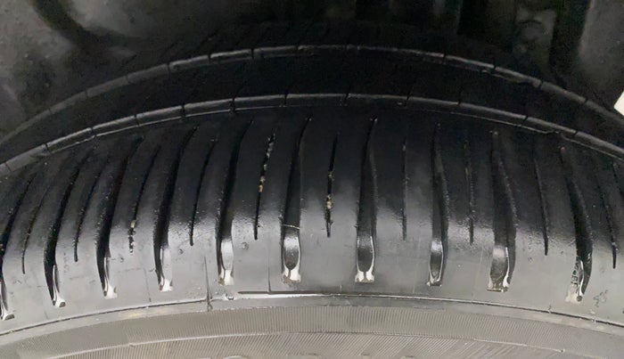 2016 Maruti Swift Dzire VXI (O), Petrol, Manual, 75,372 km, Left Rear Tyre Tread