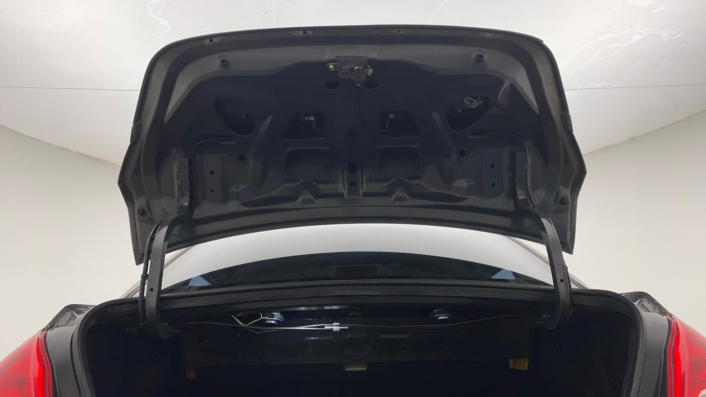 2016 Maruti Swift Dzire VXI (O), Petrol, Manual, 75,372 km, Boot Door Open