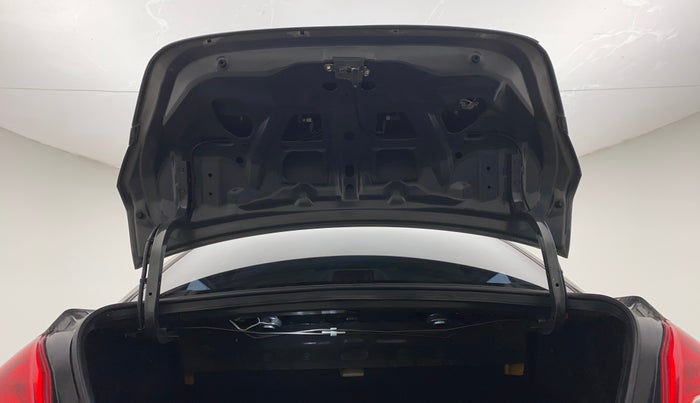 2016 Maruti Swift Dzire VXI (O), Petrol, Manual, 75,372 km, Boot Door Open