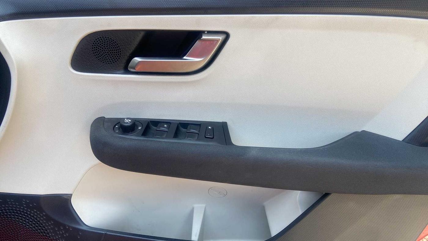 2021 Tata ALTROZ XZ I-TURBO PETROL, Petrol, Manual, 18,294 km, Driver Side Door Panels Control