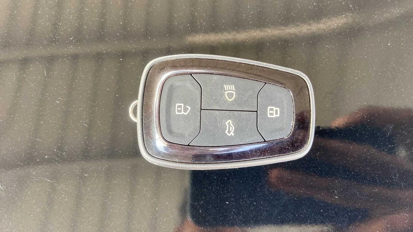2022 Tata ALTROZ XZ PLUS PETROL DARK EDITION, Petrol, Manual, 34,715 km, Key Close Up