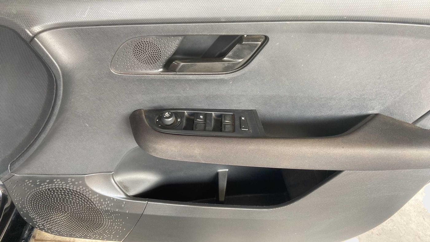 2022 Tata ALTROZ XZ PLUS PETROL DARK EDITION, Petrol, Manual, 34,715 km, Driver Side Door Panels Control