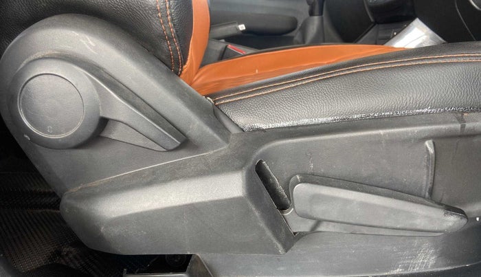 2022 Tata ALTROZ XZ PLUS PETROL DARK EDITION, Petrol, Manual, 34,715 km, Driver Side Adjustment Panel