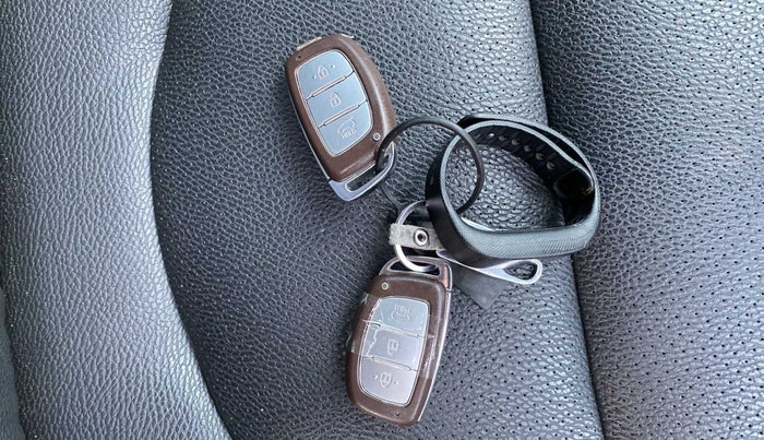 2019 Hyundai Creta SX (O) EXECUTIVE 1.6 PETROL, Petrol, Manual, 60,246 km, Key Close Up