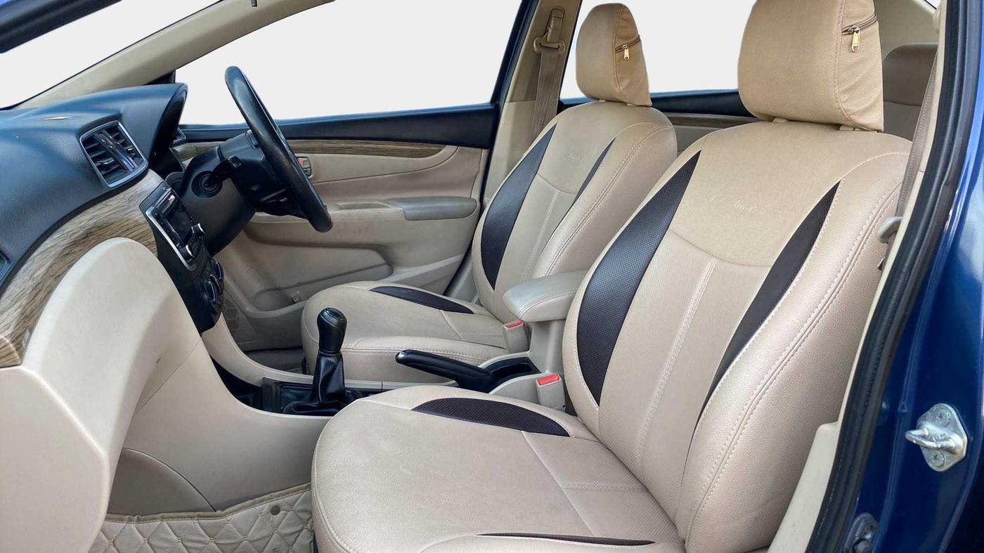 2018 Maruti Ciaz SIGMA 1.5 SHVS MT  PETROL, Petrol, Manual, 61,518 km, Right Side Front Door Cabin
