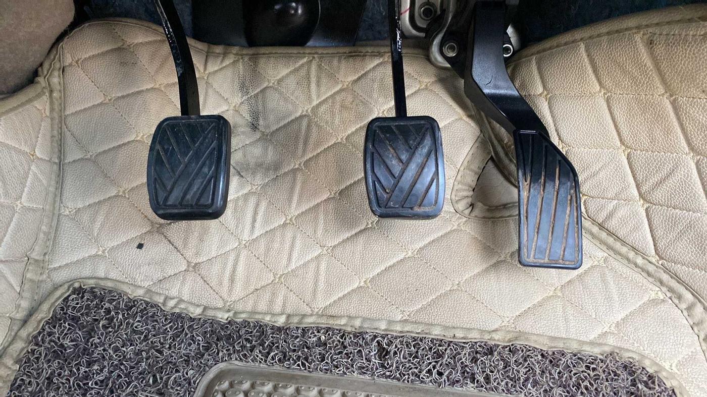2018 Maruti Ciaz SIGMA 1.5 SHVS MT  PETROL, Petrol, Manual, 61,518 km, Pedals