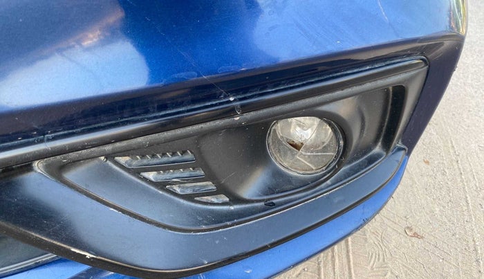 2018 Maruti Ciaz SIGMA 1.5 SHVS MT  PETROL, Petrol, Manual, 61,518 km, Left fog light - Minor damage