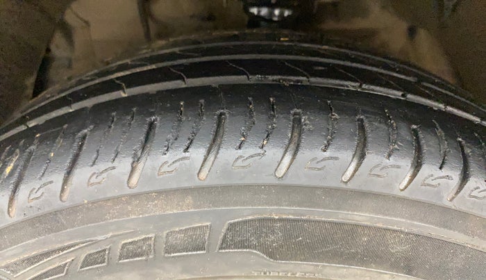 2019 Mahindra XUV300 W8 1.5 DIESEL, Diesel, Manual, 48,852 km, Left Front Tyre Tread