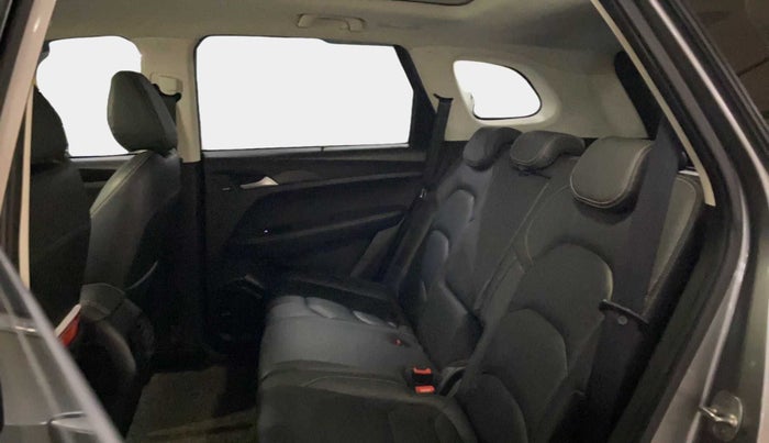 2020 MG HECTOR SHARP 1.5 DCT PETROL, Petrol, Automatic, 71,377 km, Right Side Rear Door Cabin