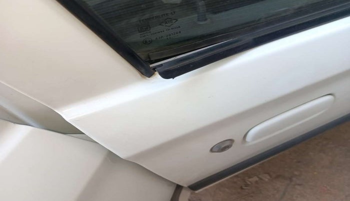 2013 Maruti Alto 800 LXI, Petrol, Manual, 70,483 km, Driver-side door - Weather strip has minor damage