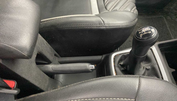 2023 Maruti Swift VXI, Petrol, Manual, 14,887 km, Gear Lever