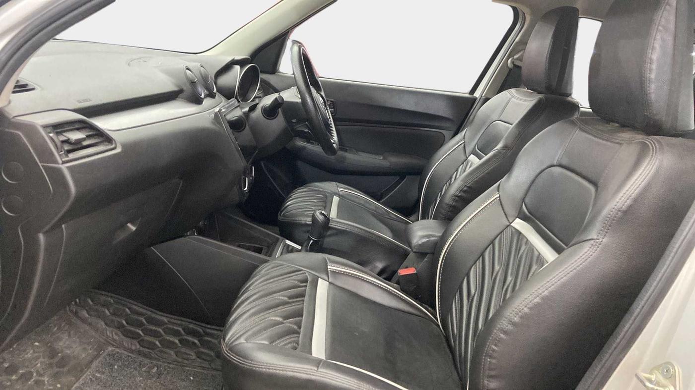 2023 Maruti Swift VXI, Petrol, Manual, 14,887 km, Right Side Front Door Cabin