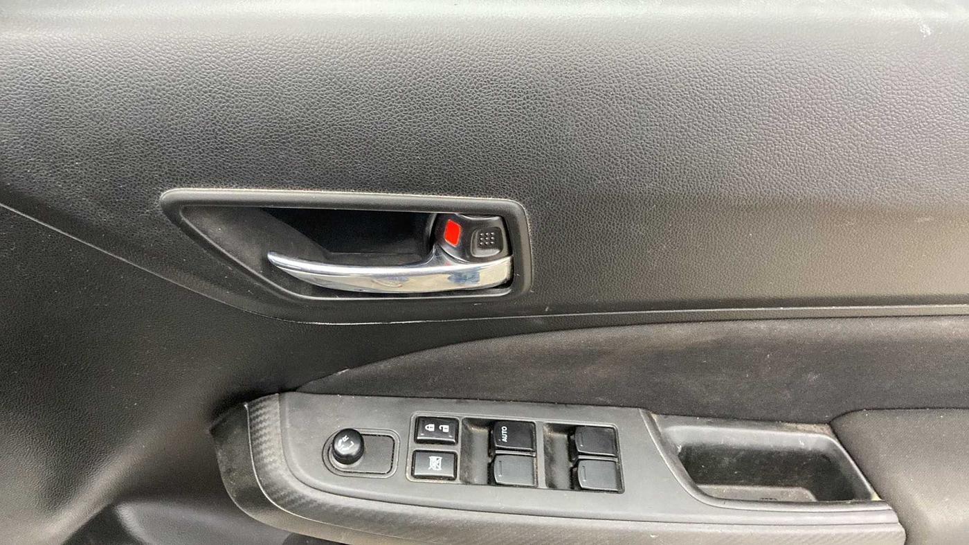 2023 Maruti Swift VXI, Petrol, Manual, 14,887 km, Driver Side Door Panels Control