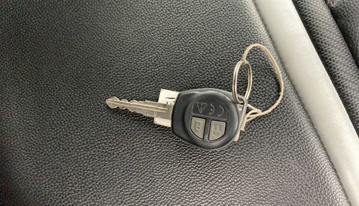 2023 Maruti Swift VXI, Petrol, Manual, 14,887 km, Key Close Up