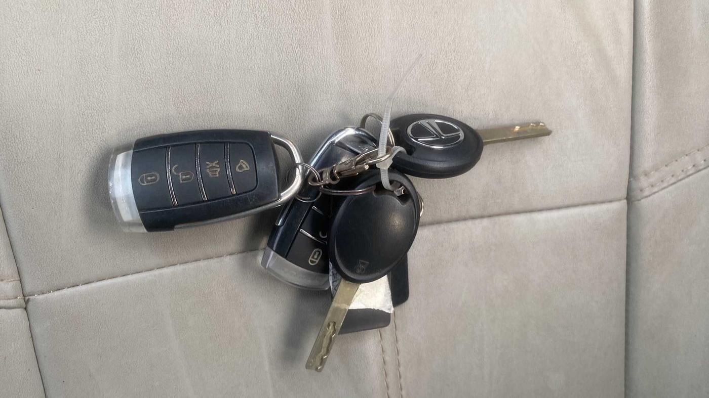 2021 Tata ALTROZ XE PETROL, Petrol, Manual, 14,686 km, Key Close Up