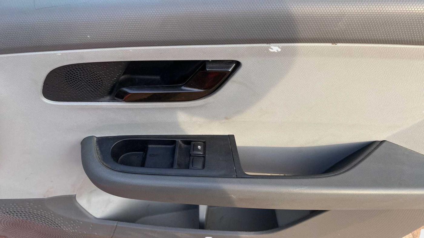 2021 Tata ALTROZ XE PETROL, Petrol, Manual, 14,686 km, Driver Side Door Panels Control