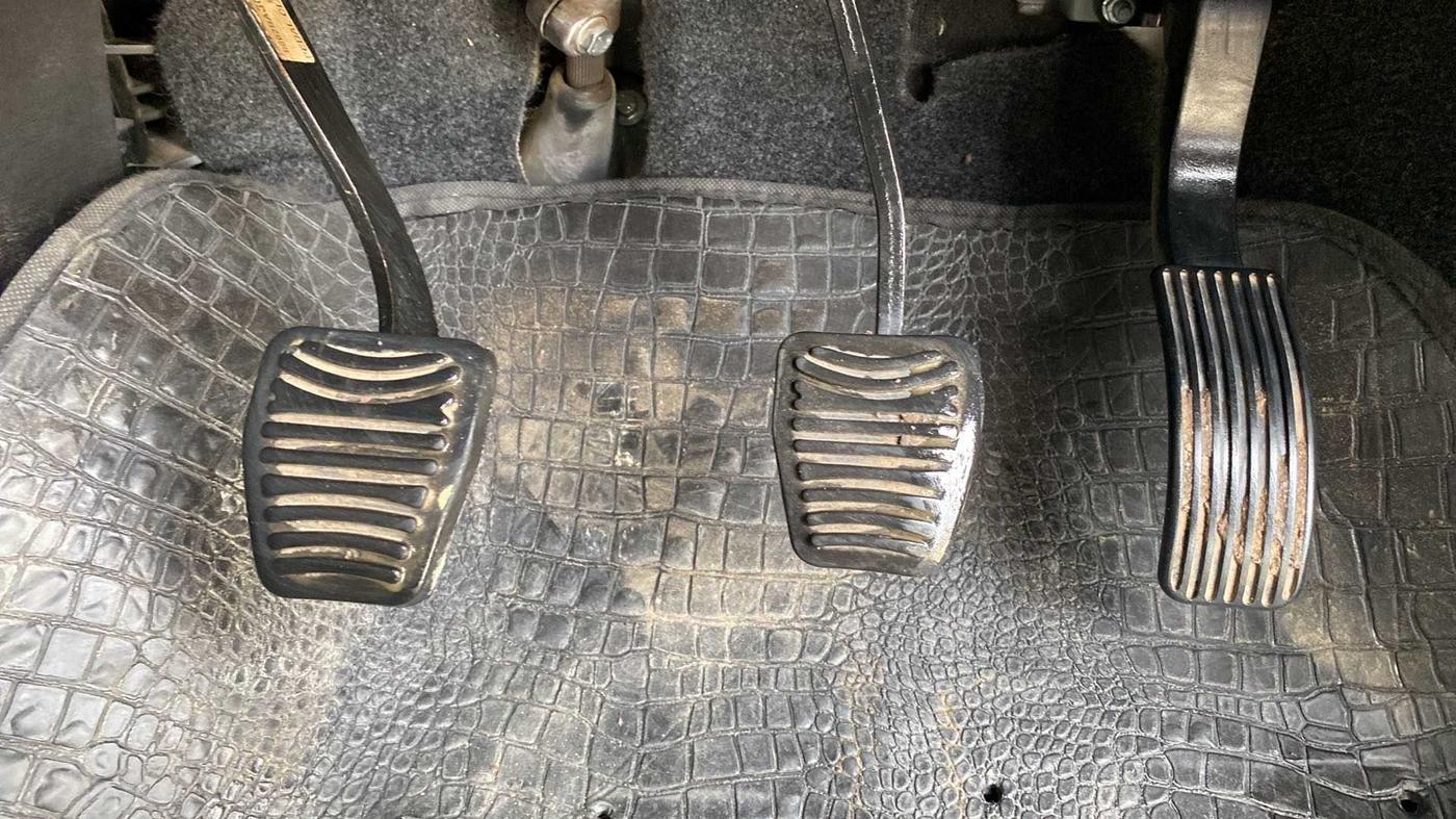 2018 Mahindra XUV500 W7, Diesel, Manual, 41,761 km, Pedals