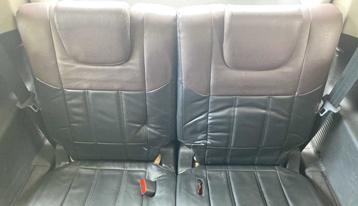 2018 Mahindra XUV500 W7, Diesel, Manual, 41,761 km, Third Seat Row ( optional )