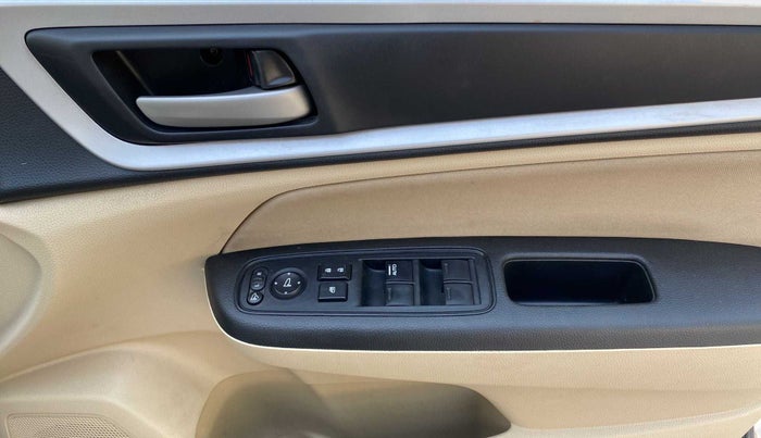 2022 Honda Amaze 1.2L I-VTEC VX, Petrol, Manual, 28,626 km, Driver Side Door Panels Control