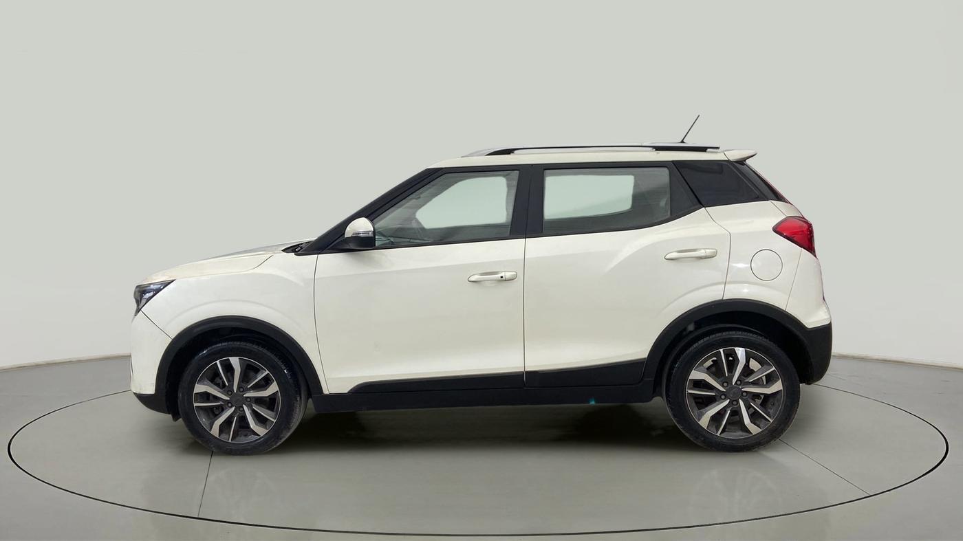 2019 Mahindra XUV300 W8 (O) 1.2 PETROL, Petrol, Manual, 52,895 km, Left Side