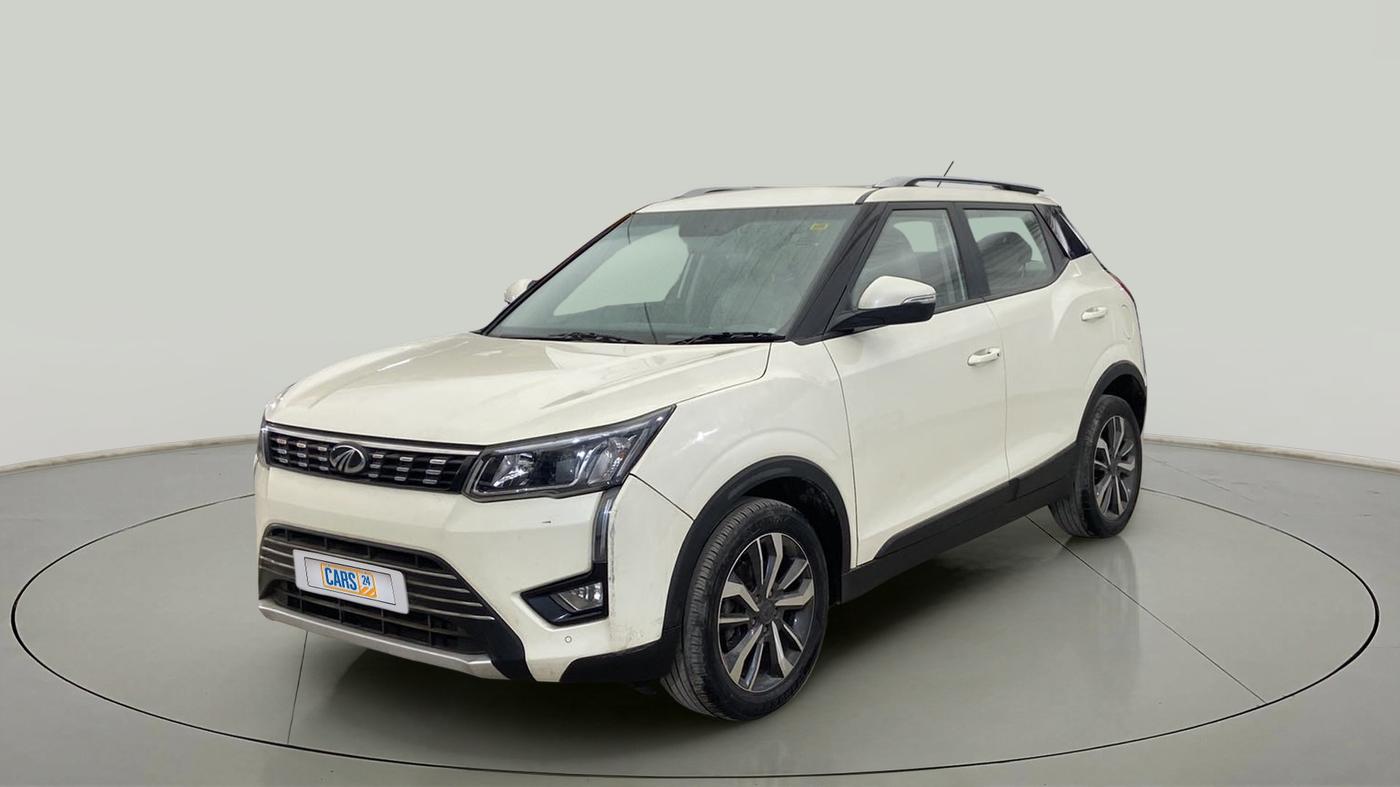 2019 Mahindra XUV300 W8 (O) 1.2 PETROL, Petrol, Manual, 52,895 km, Left Front Diagonal