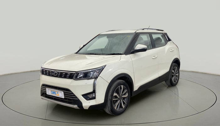 2019 Mahindra XUV300 W8 (O) 1.2 PETROL, Petrol, Manual, 52,895 km, Left Front Diagonal