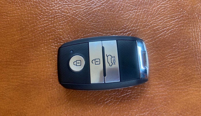 2023 KIA CARENS LUXURY 1.4 PETROL 7 STR, Petrol, Manual, 3,418 km, Key Close Up