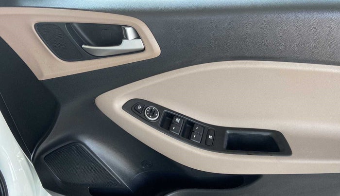 2020 Hyundai Elite i20 SPORTZ PLUS 1.2, Petrol, Manual, 16,655 km, Driver Side Door Panels Control