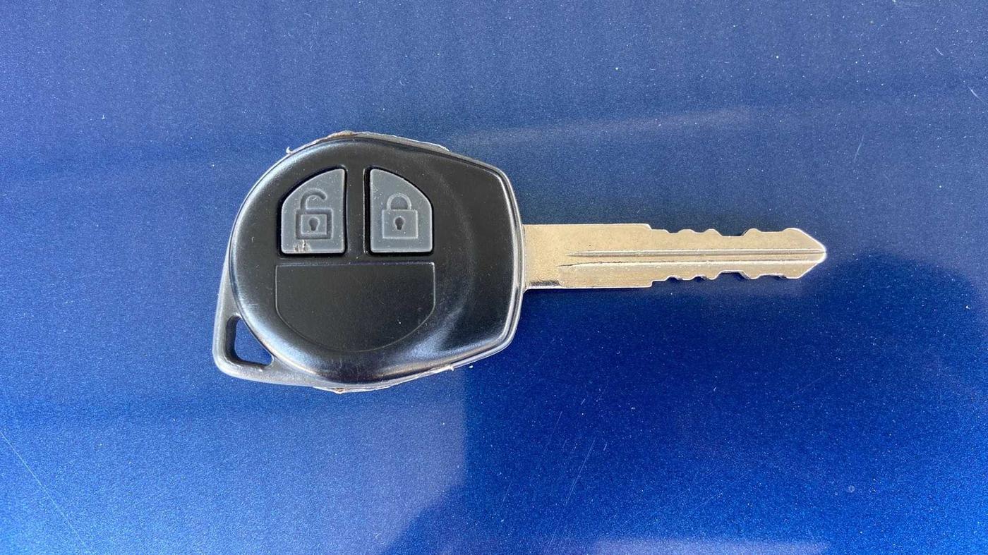 2012 Maruti Swift VXI, Petrol, Manual, 99,241 km, Key Close Up